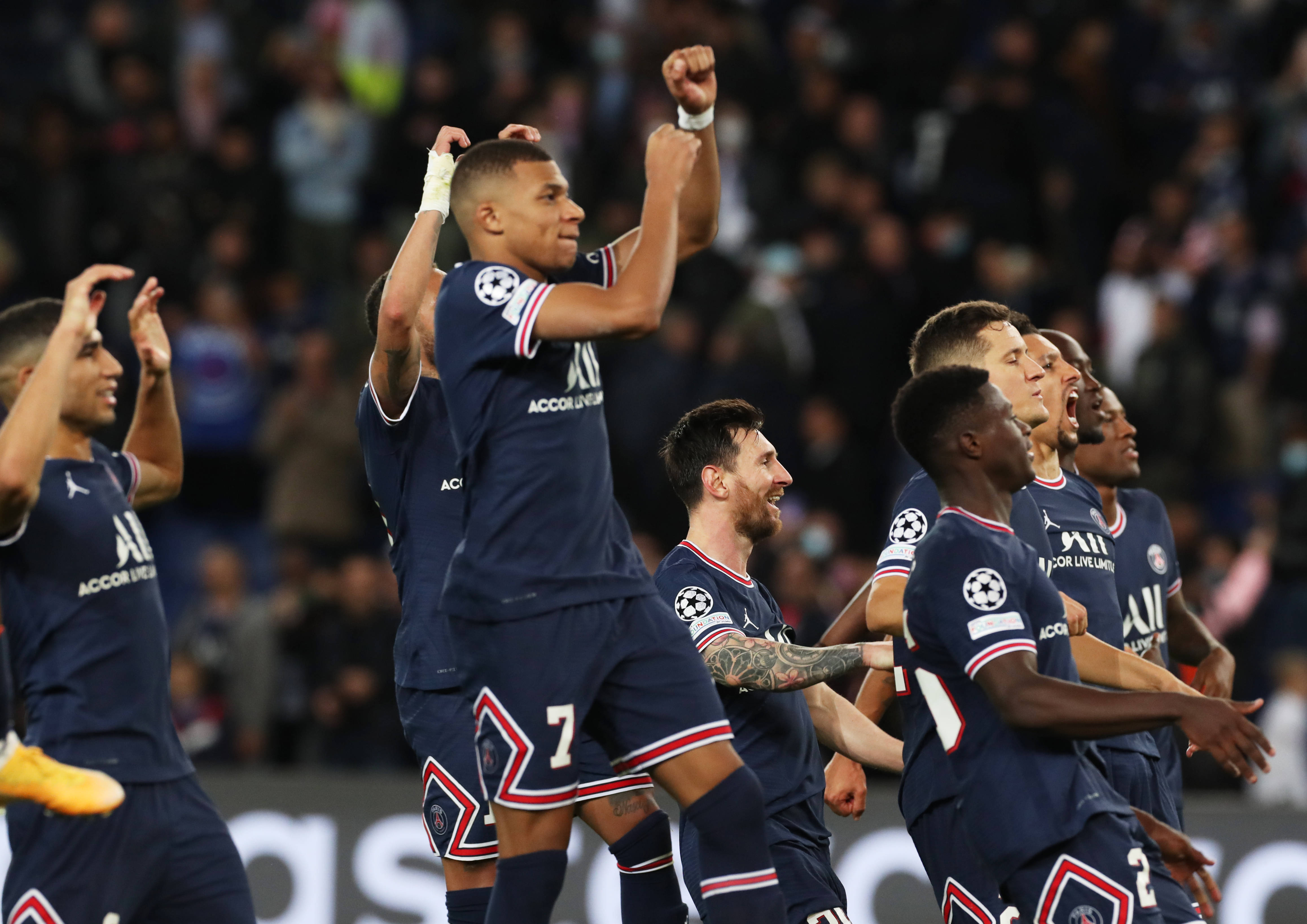 开云体育下载-皇家马德里球员积极进攻取胜