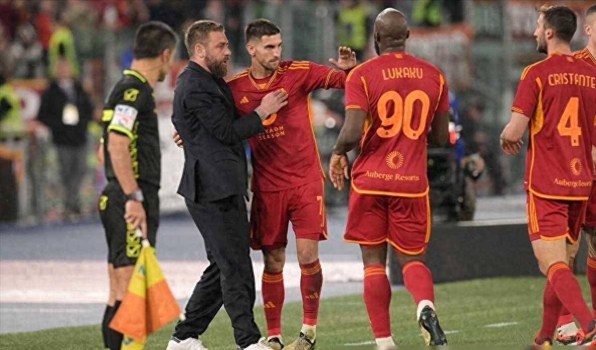 开云体育在线-队员们体现出色默契，取得成功