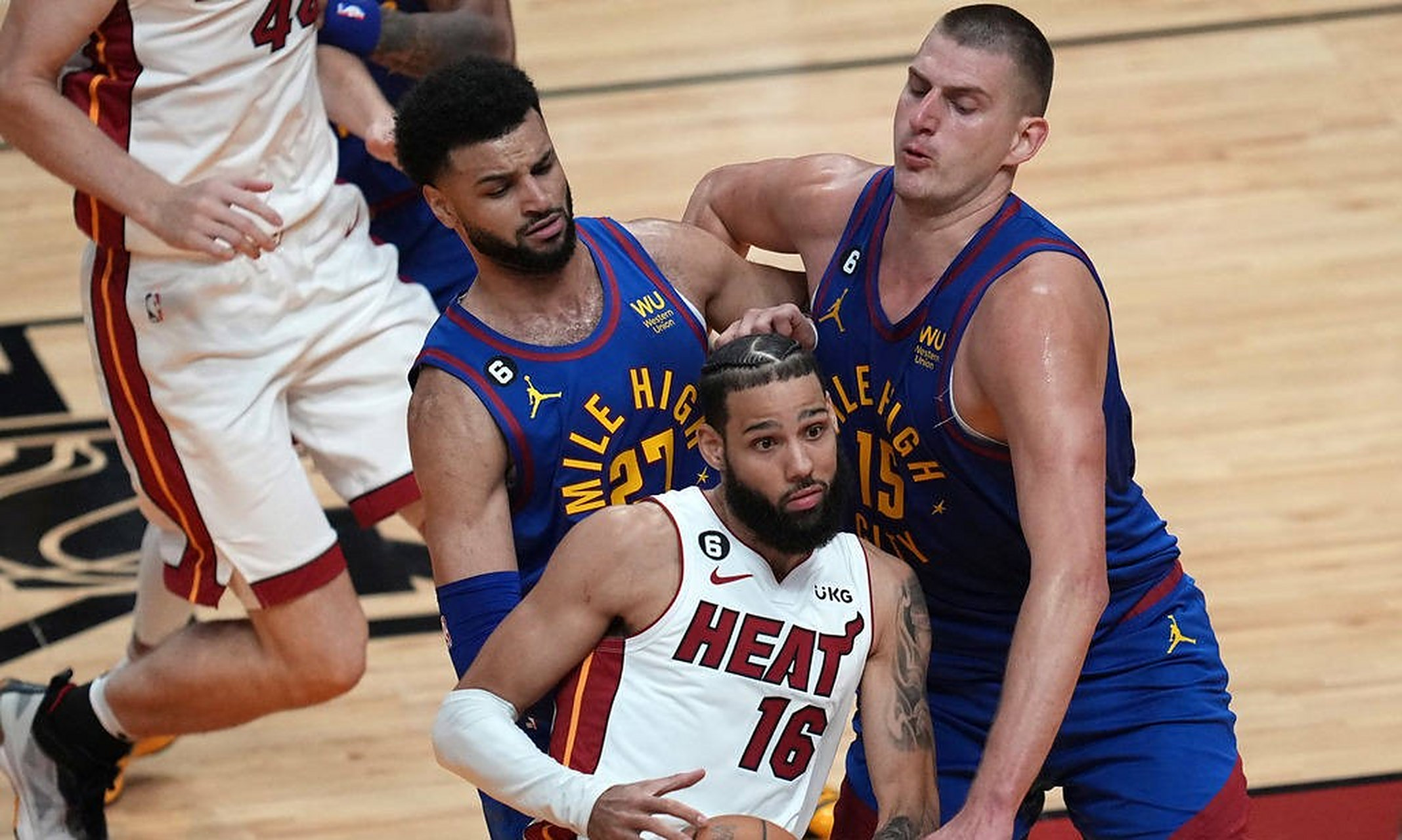 开云体育下载-包含热火客场霸气取胜，一路领先高居榜首的词条