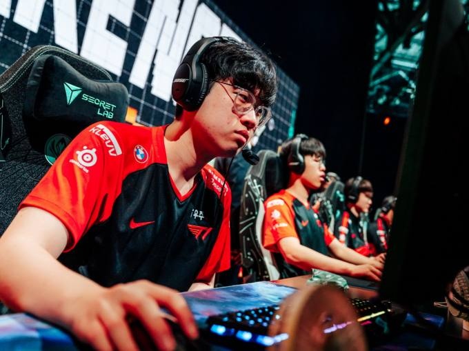 开云体育app-EG险胜100T，Zeus极限生还后反打顶尖较量小组赛，留下经典瞬间的简单介绍