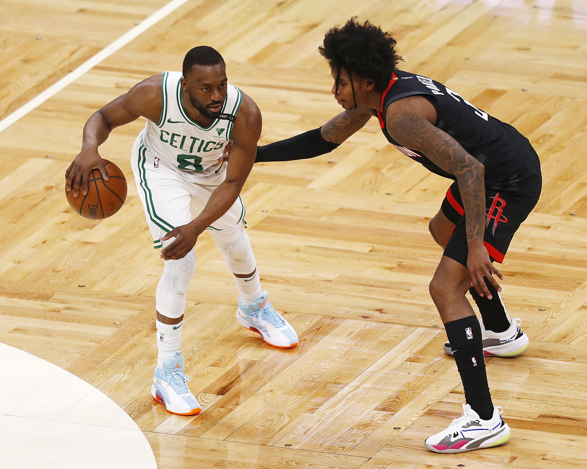 雄鹿队主场力克76人，字母哥砍下30+10