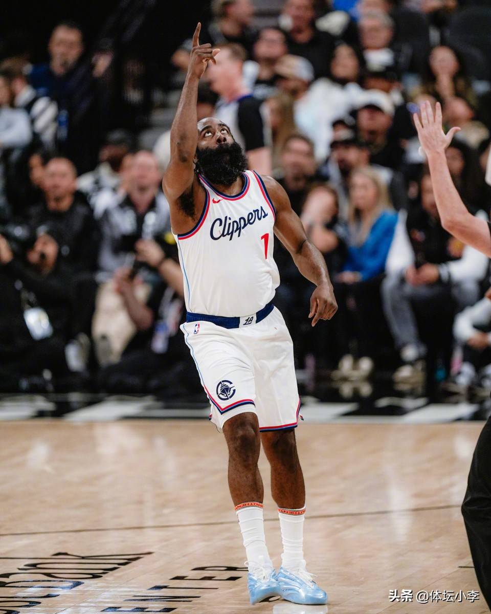 快船队的进攻战术受到热议 快船队的进攻战术受到热议